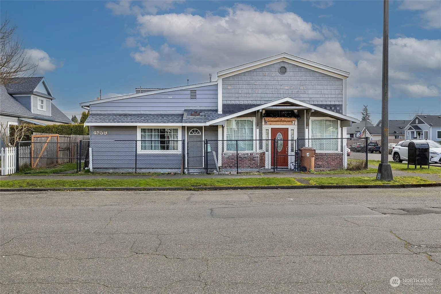 4339 Yakima Avenue photo 1