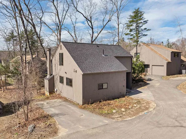 83 Coburn Woods Drive, Nashua, NH 03063