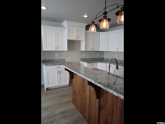 2nd image of 275 W 20 N