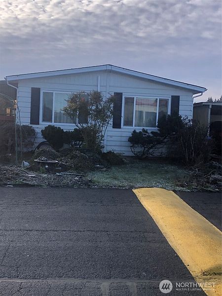 2nd image of 2410 Leisure Lane