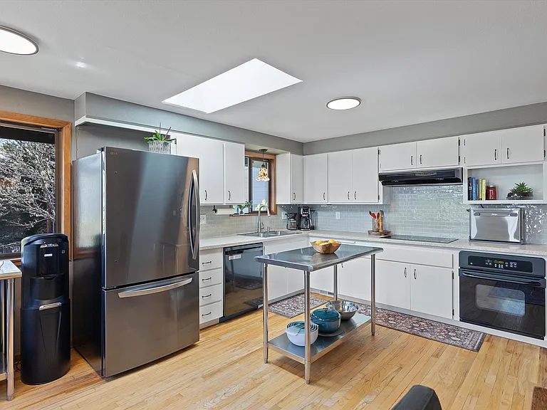 830 SW Dolores Dr — Photo 10