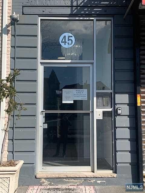 2nd image of 45 Bloomfield Ave #1