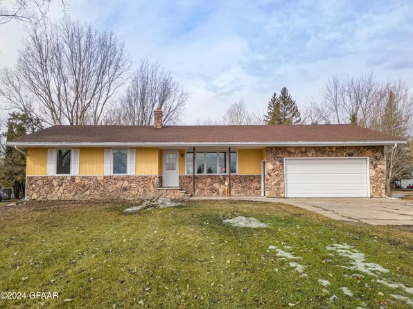 10211 452nd Ave NW, East Grand Forks, MN 56721