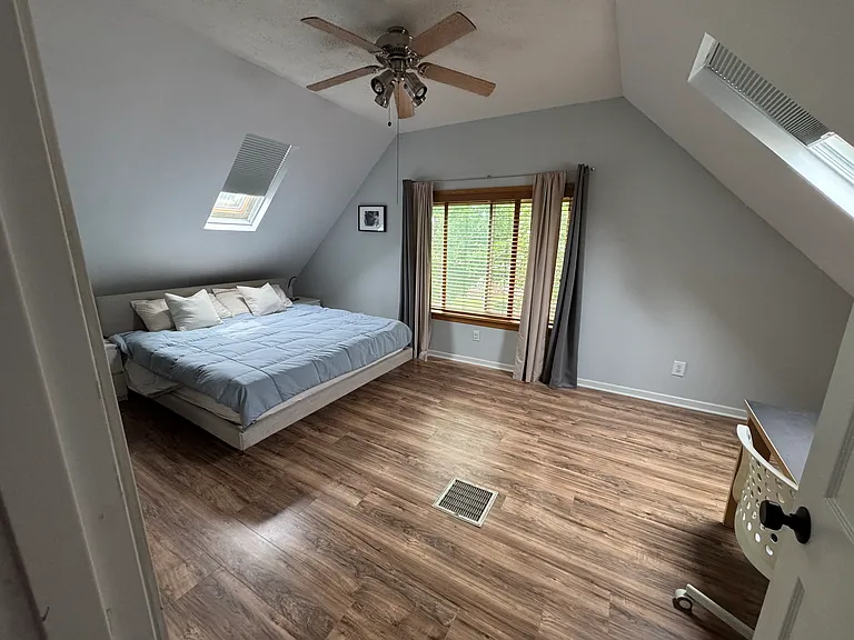 Upstairs main bedroom