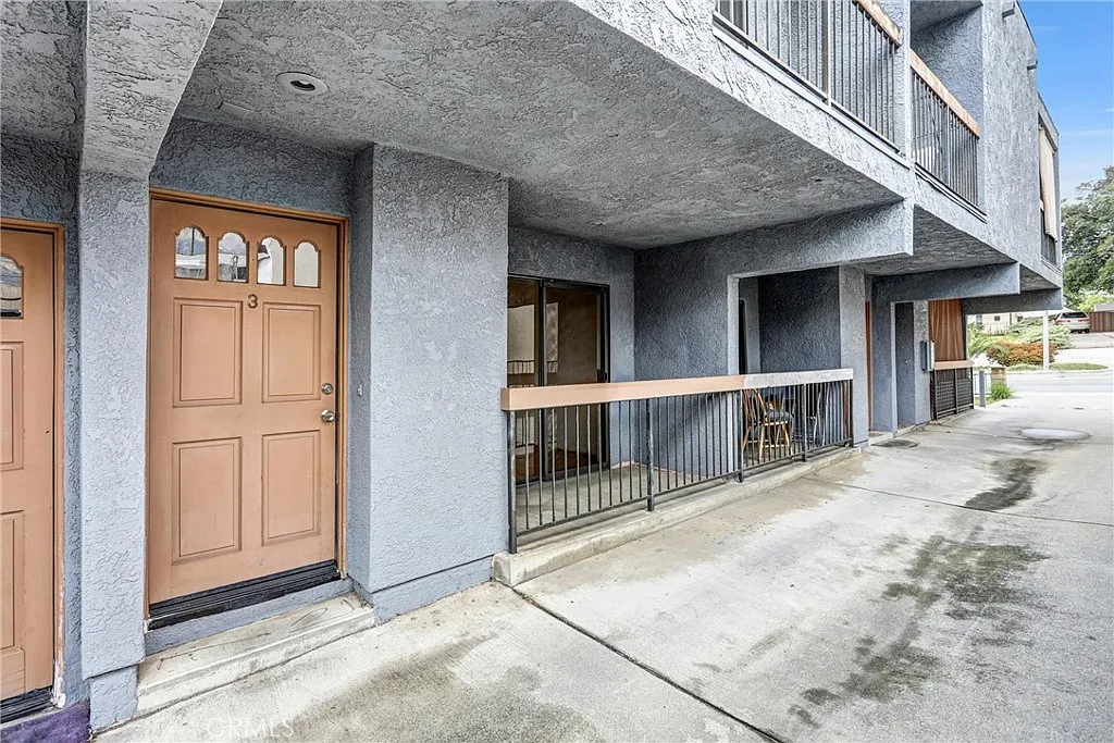 2 bed, 993 sqft, $2,695 — Photo 3