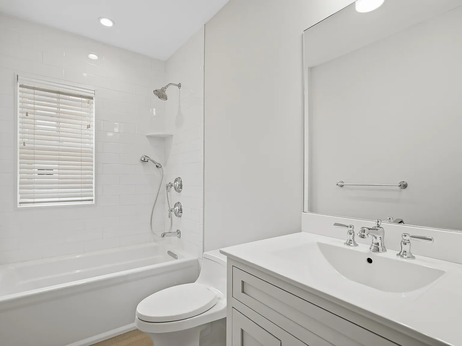 3 bed, 3615 sqft, $9,000 — Photo 4