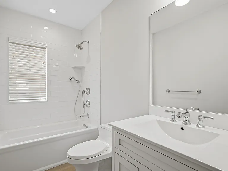 124 Maple Ave #B — Photo 4