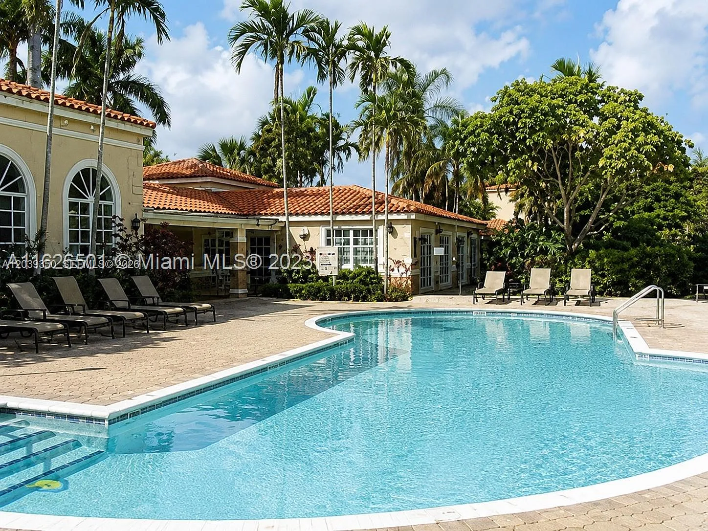 Villas De Venezia Condo — Photo 2