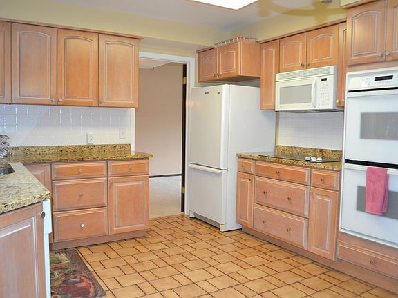 3rd image of 5489 Kilbourne Dr