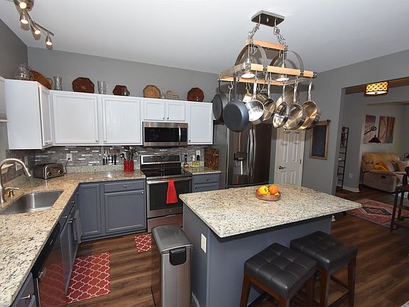 3rd image of 218 Cambria Ct