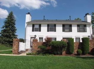 38734 Golfview Dr, Clinton Township, MI 48038