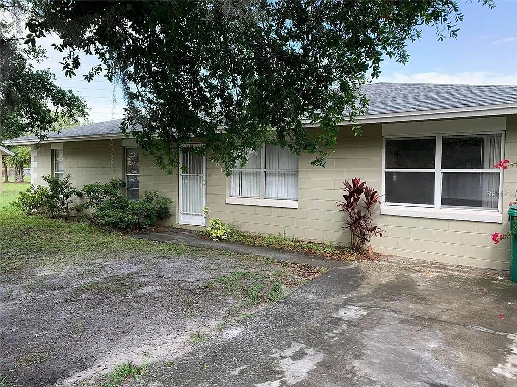 4 bed, 2.0 bath, 1300 sqft, $2,250 — Photo 2