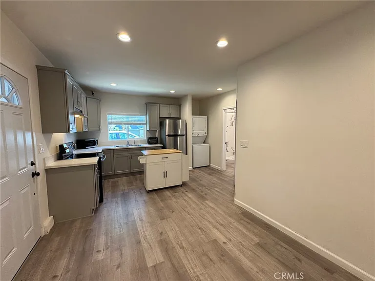 5059 Ludgate Dr #B — Photo 6
