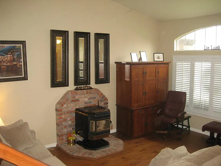 748 Syracuse Dr — Photo 9