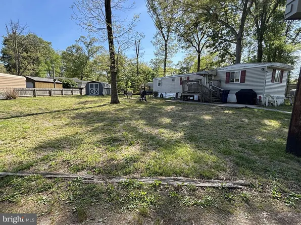 115 Middle Dr, Elmer, NJ 08318