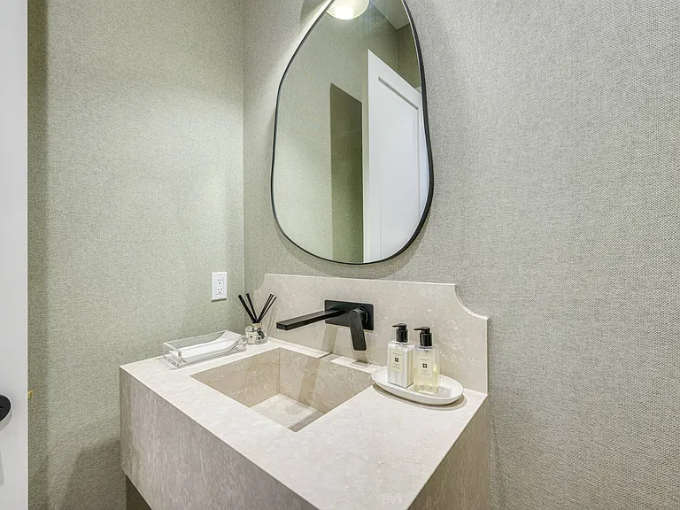 24 White Oak Ln — Photo 12
