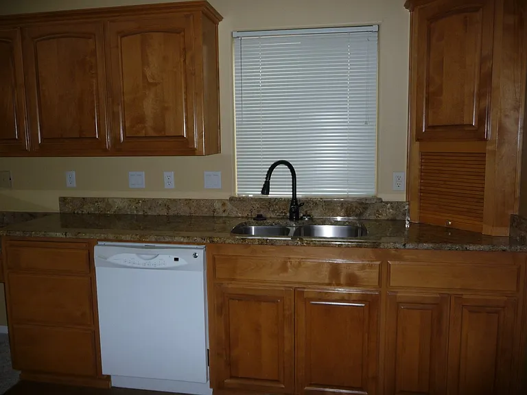 2053 W Park Ct NW — Photo 2