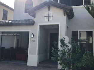 3322 W 97th St, Hialeah, FL 33018