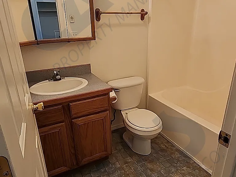 4 A Ave #B — Photo 7