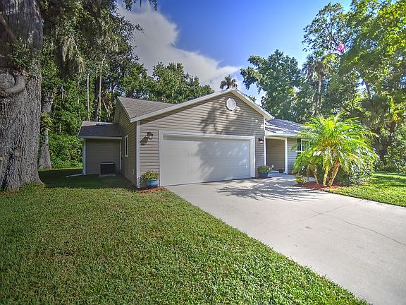 2nd image of 18 Woodgate Ct