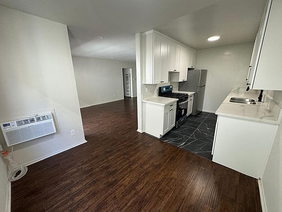 3rd image of 1200 N Laurel Ave #105