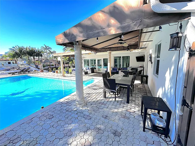 13000 Coronado Ln — Photo 17