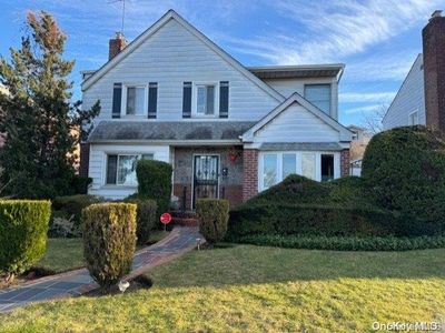 110-56 67 Rd, Forest Hills, NY, 11375
