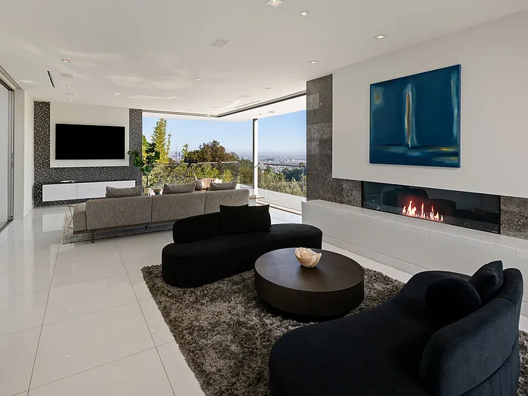 7080 W Mulholland Dr — Photo 51
