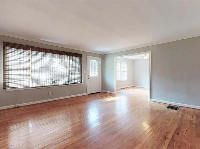 1674 Beacon Hill Blvd — Photo 3