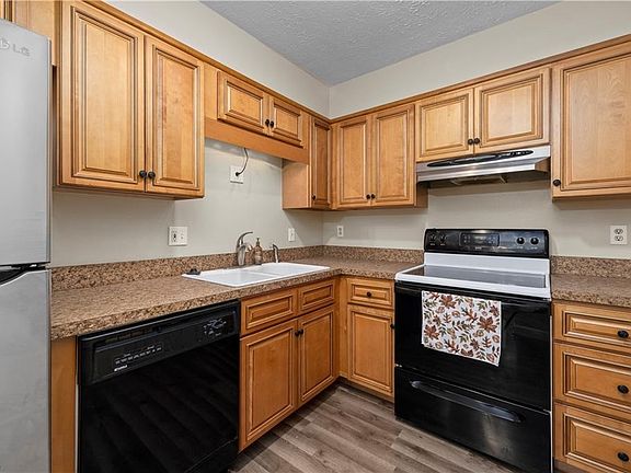 kitchen with newer appliances