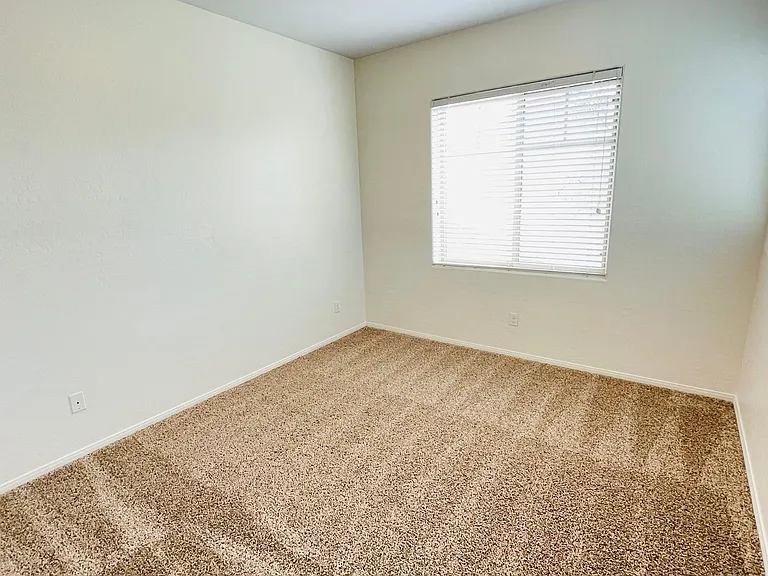 669 Emerald Idol Pl — Photo 17