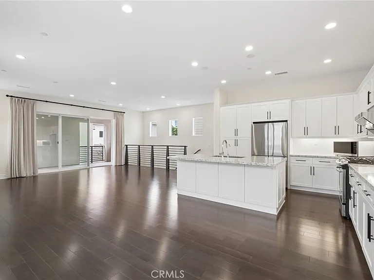 243 Cultivate — Photo 11