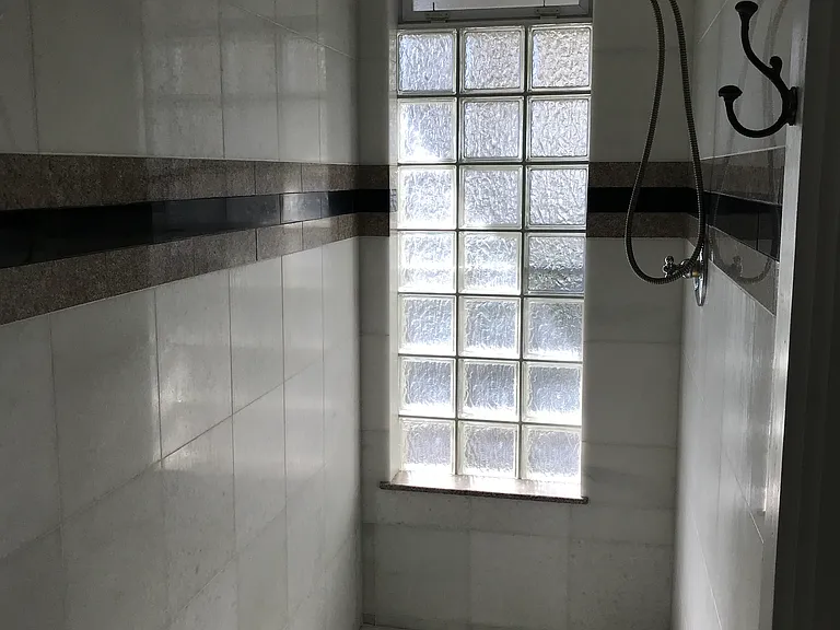 EWA MN WALK IN SHOWER
