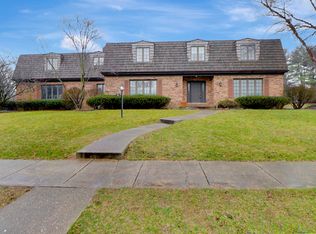 411 E Sherwin Dr, Urbana, IL 61802