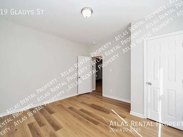 419 Gladys St — Photo 14