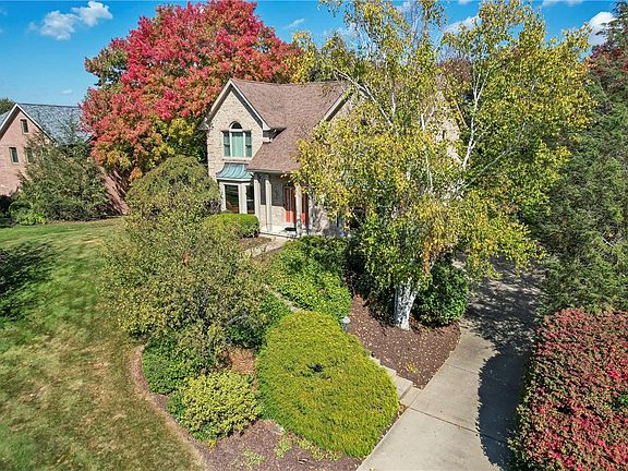 2nd image of 1618 Royal Oak Dr