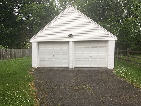2nd image of 1436 Dyer St