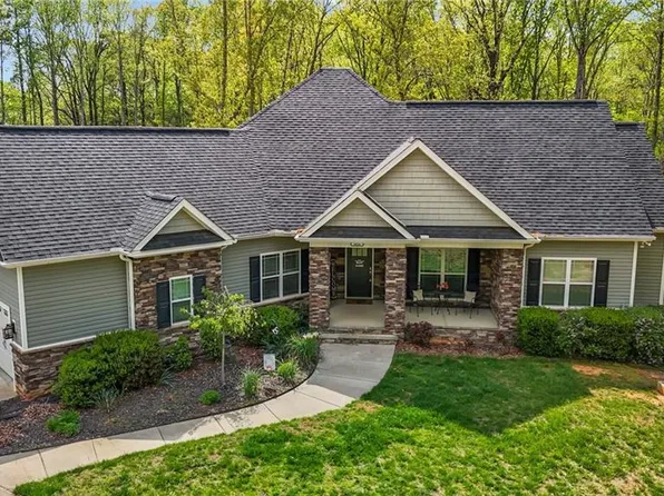 4036 Mackenzie Dr, Haw River, NC 27258