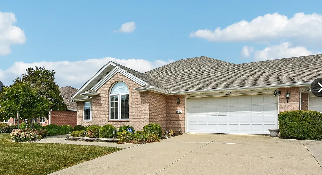 2 bed, 2.5 bath, 1912 sqft, $2,000 — Photo 1