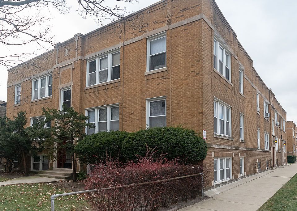 1st image of 4545 W Barry Ave #3