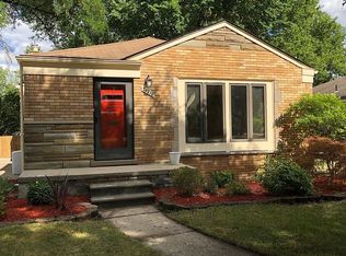 24290 Scotia Rd, Oak Park, MI 48237