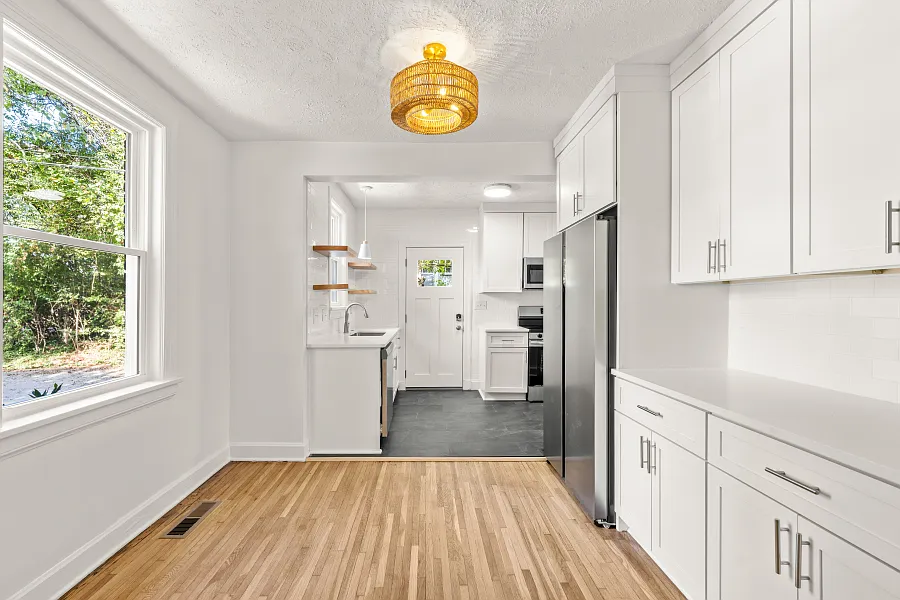 1503 Stratford Ave — Photo 4