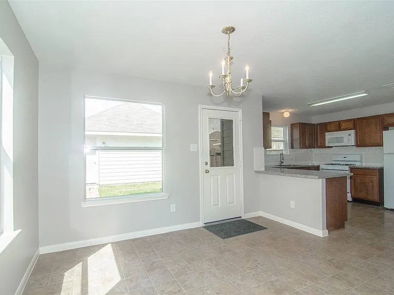 6415 Mountain Pines Ln — Photo 6