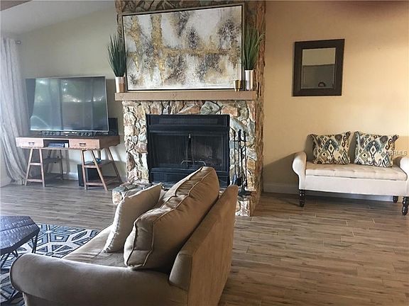 3rd image of 2518 Cypress Bend Dr W