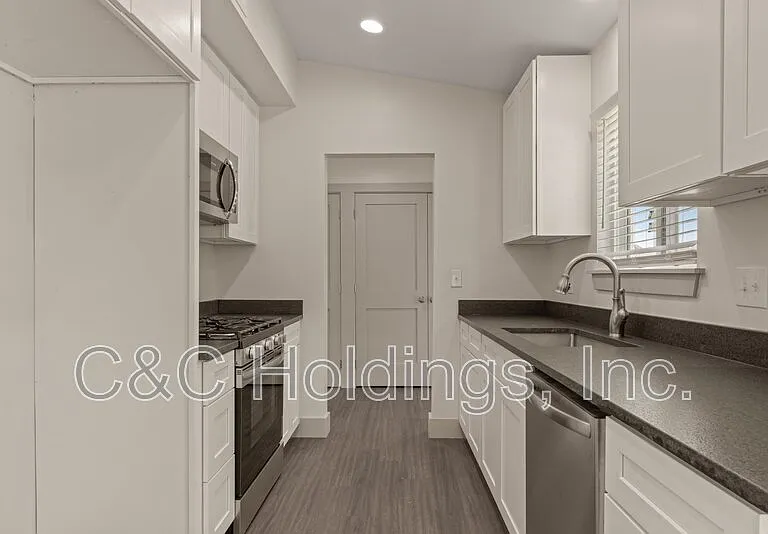4541 E 32nd Pl — Photo 8