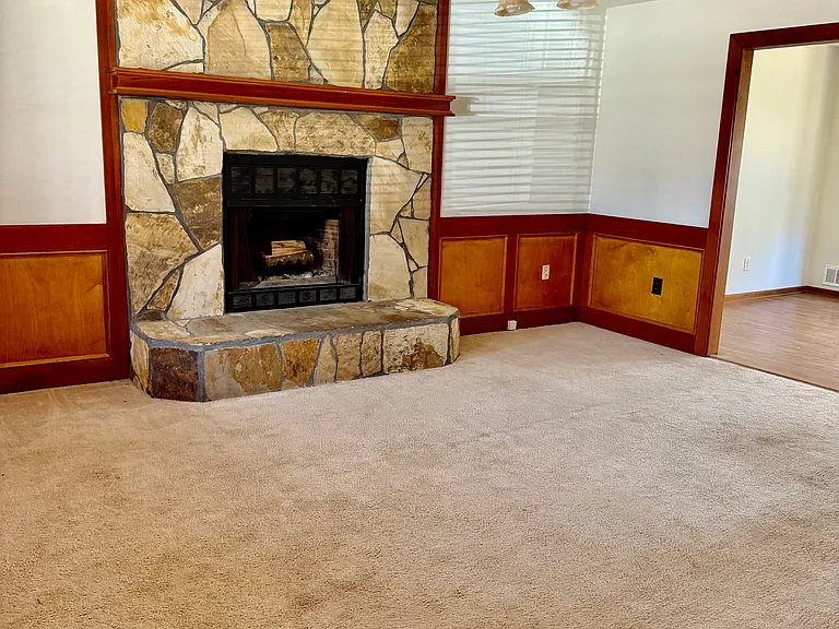 1130 Fieldgate Rd — Photo 2