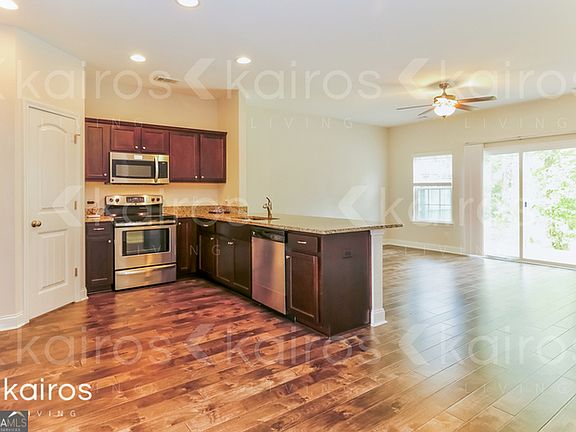 5th image of 613 Ferguson Ln