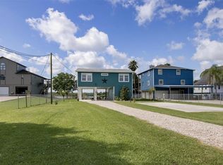 4228 Scenic Dr, Dickinson, TX 77539