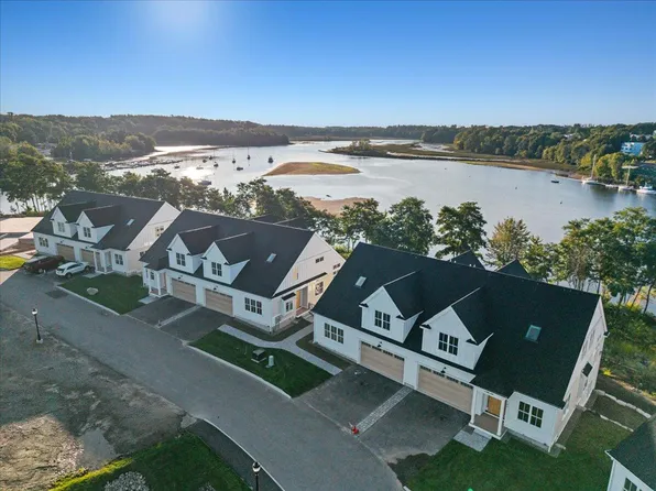 7 Isle Ave Avenue #101, Saco, ME 04072