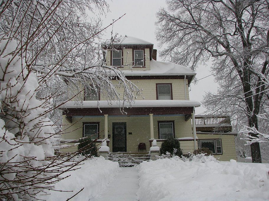 1st image of 26 W Warwick Ave